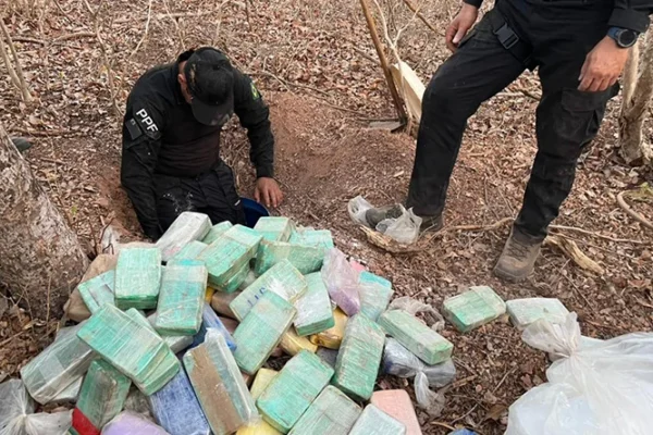 Polícia desarticula laboratório e centro de distribuição de drogas em Parnaíba e Bom Princípio.