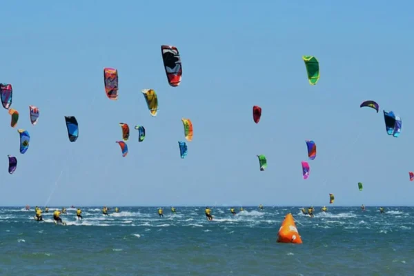 Turista belga morre afogado enquanto praticava kitesurf na praia de Barra Grande