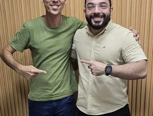 Campanha de arrecadação de alimentos para cães recebe 1 tonelada de ração doada pelo prefeito.