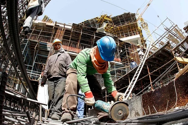 Brasil cria 85,8 mil vagas de trabalho em novembro.