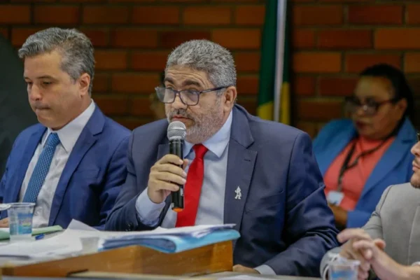 Com saída de Chico Lucas, Rafael Fonteles confirma Antônio Luiz na segurança Pública.