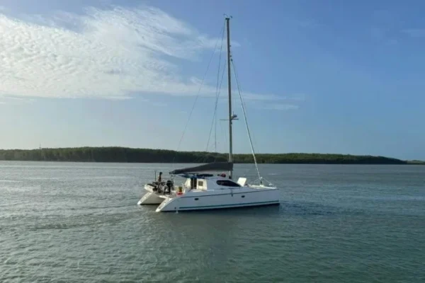 Embarcação francesa faz parada inédita e “inaugura” Porto de Luís Correia durante travessia pelo Atlântico 