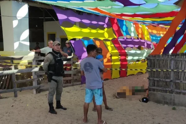 Confusão entre cliente e garçons na praia de Barrinha, Cajueiro da Praia, termina em morte.