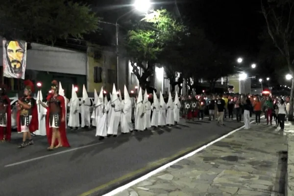 Procissão do Fogaréu abre comemorações da Semana Santa, dia 1º de abril em Parnaíba.