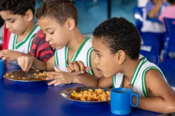 Deputado do Piauí defende incluir carne de bode e de carneiro na merenda escolar.