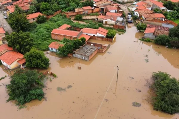 Novo alerta de chuvas atinge cidades do Piauí; Defesa Civil monitora rios.