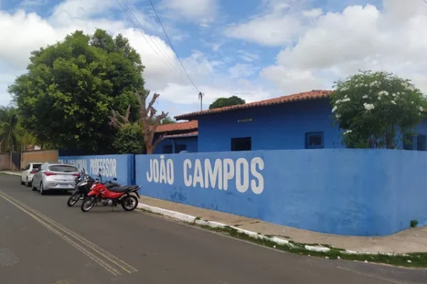 Escola municipal no bairro do Carmo é ameaçada de fechar por causa da baixa quantidade de alunos.