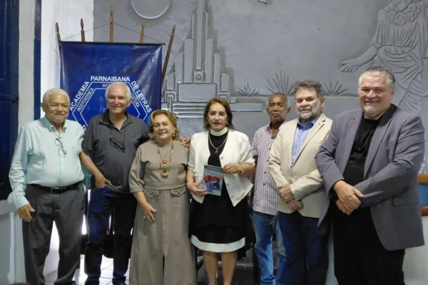 Livro da professora Maria do Rosário, lançado ontem, trata da violência na universidade