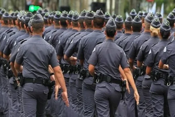 Comissão dos Direitos Humanos vota sugestão de piso nacional para policiais militares.