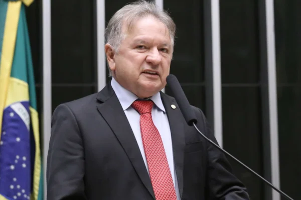 Deputado do Piauí assume a presidência da Comissão de Finanças e Tributação.