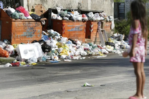 Câmara aprova multa para quem descartar lixo em vias públicas
