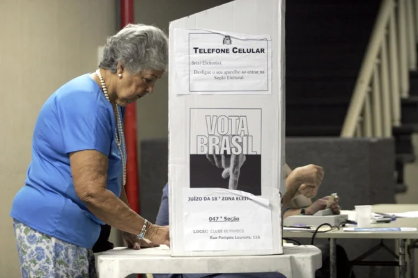 Número de eleitores com mais de 60 anos cresceu 74%, aponta pesquisa.