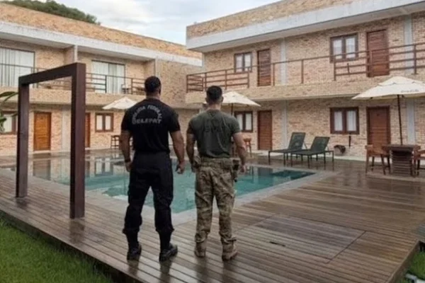 Polícia Federal investiga pousada em Tutóia no Maranhão por suspeita de fraude no INSS.