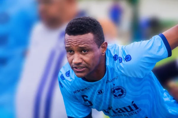 Gilmar Bahia pede desligamento do Parnahyba e alega divergências.