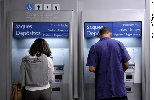 Senado aprova a proibição de assédio a consumidores por parte dos bancos.
