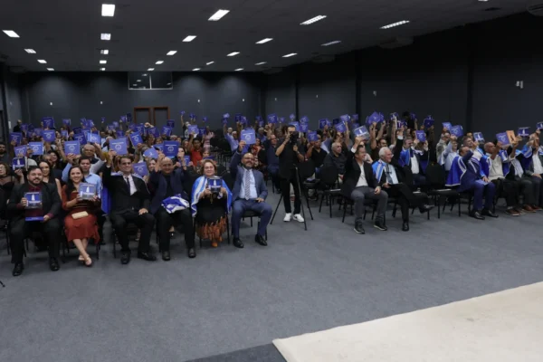 Parnaíba recebe  a 77ª edição do Almanaque e o livro _História dos Mascates no Brasil.