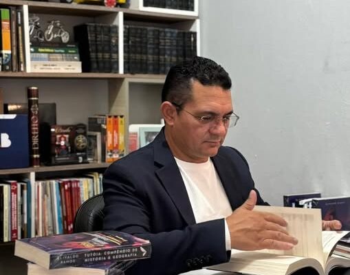Elivaldo Ramos Lima toma posse na Academia de Ciências, Artes e Letras de Tutóia.