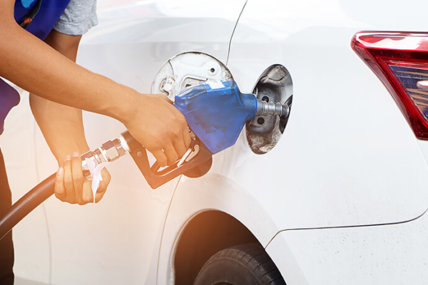 Governo fixa subvenção à gasolina em R$ 0,44 por litro.