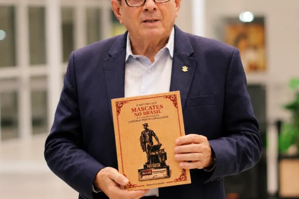 Valdeci Cavalcante lança livro sobre mascates no Brasil em Parnaíba no dia 22 de maio