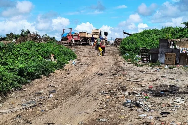 Prefeitura desativa o antigo aterro sanitário de Parnaíba.