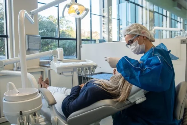 Comissão do Senado aprova novo piso salarial de médicos e dentistas.
