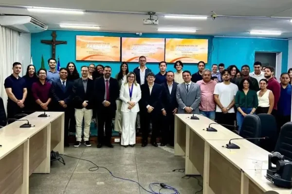 Curso de Direito da UESPI em Parnaíba é homenageado na Câmara Municipal. 