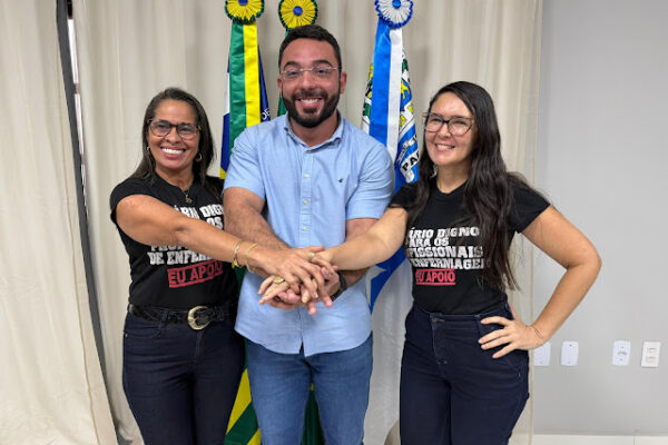 Fim da greve da enfermagem. Prefeito fecha acordo e categoria terá PCCR da Enfermagem após 12 anos de espera.