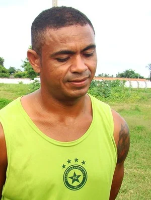 Eridon, ex jogador do Parnahyba, sofre AVC e família pede ajuda nas redes sociais.