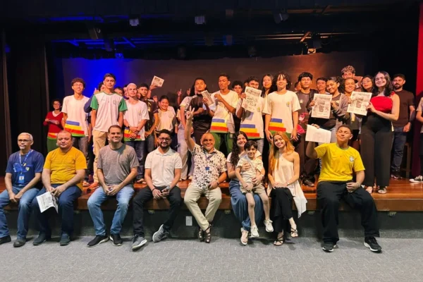 Sesc Avenida reúne estudantes e escritores de Parnaíba.