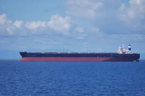  Navios que farão a primeira operação do Porto de Luís Correria chegam à costa do Piauí.