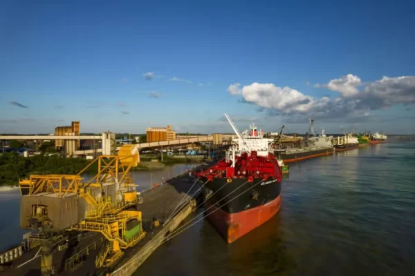 Porto do Itaqui no Maranhão, bate recorde de movimentação e avança em expansão.