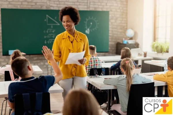 Professores poderão pedir licença da sala de aula sem perdas no salário para fazer pós.