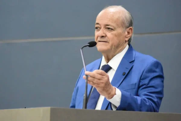Lei sancionada em Teresina proíbe nepotismo em órgãos públicos municipais. Dando exemplo.