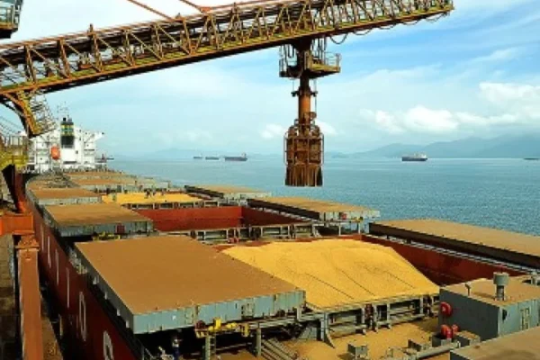 Porto Piauí agora se prepara para exportar soja, diz Rafael Fonteles.