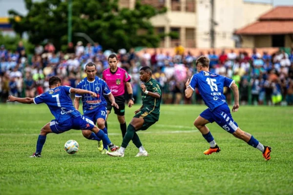 Parnahyba  e Marabá se enfrentam neste domingo no Pedro Alelaf.