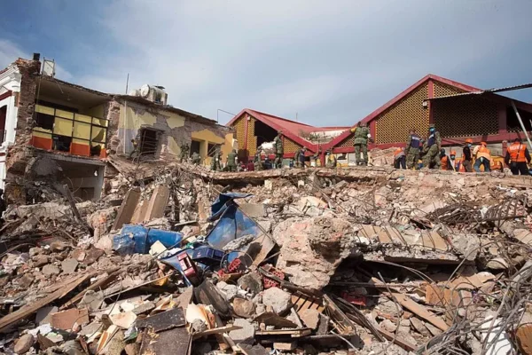 Terremoto de magnitude 7,4 atinge Puerto Madero, no México.