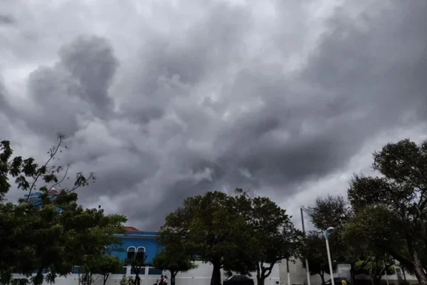 Frente fria provoca chuvas intensas no Piauí. Semarh alerta para novos temporais no estado.