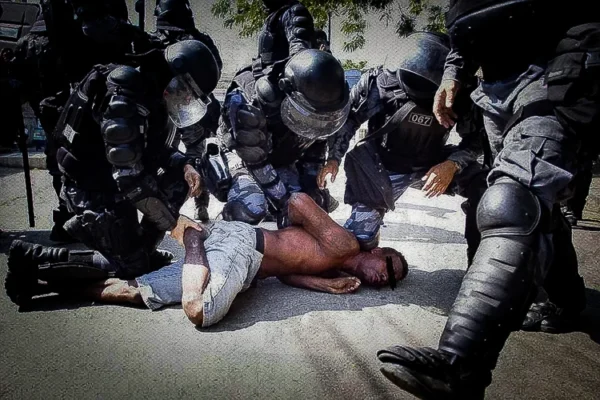 PM-PI proíbe abordagens racistas e combate revistas abusivas as pessoas negras.