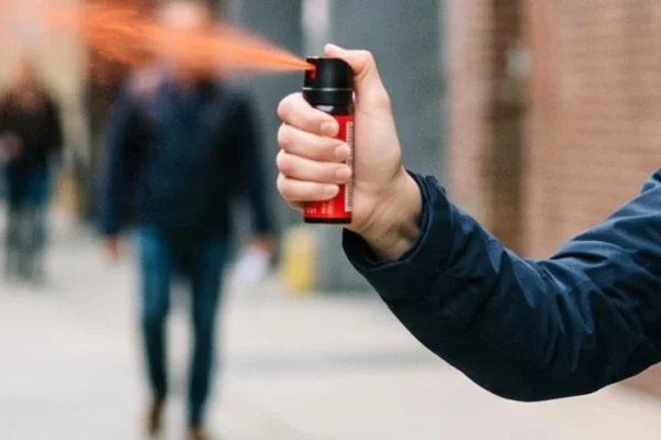 Senado aprova venda de spray de pimenta para combater violência as mulheres