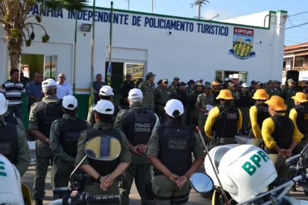 Polícia Militar deflagra operação e envia tropas para a região de praias do Piauí.