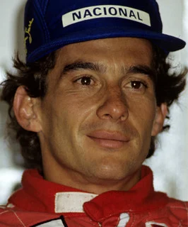 Ayrton Senna é reconhecido oficialmente como Herói da Pátria.
