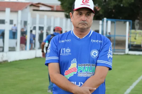 Eureliano Barros, presidente do Parnahyba, explica situação do dinheiro no clube.