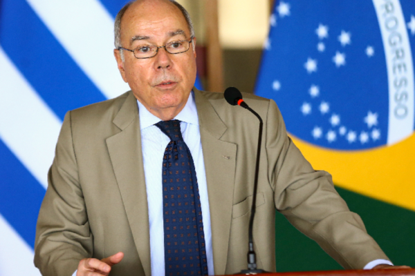Brasil nega visto para servidores dos EUA que queriam monitorar urnas.
